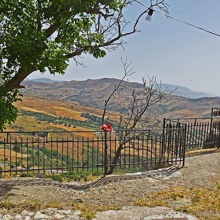 Casa Vacanze La Dimora Di Santa Barbara Petralia Soprana Exterior foto
