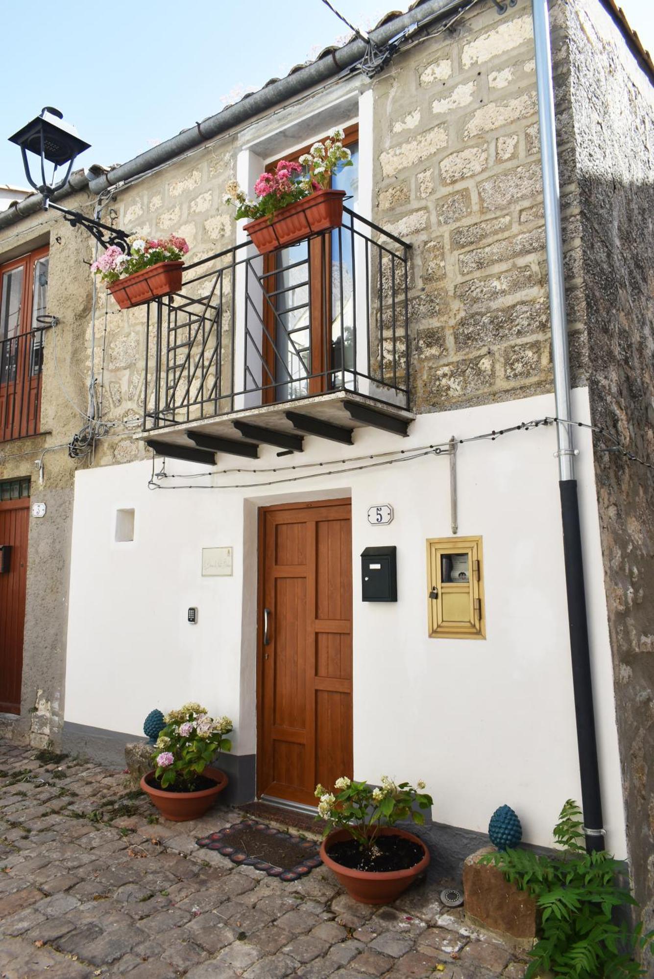 Casa Vacanze La Dimora Di Santa Barbara Petralia Soprana Exterior foto